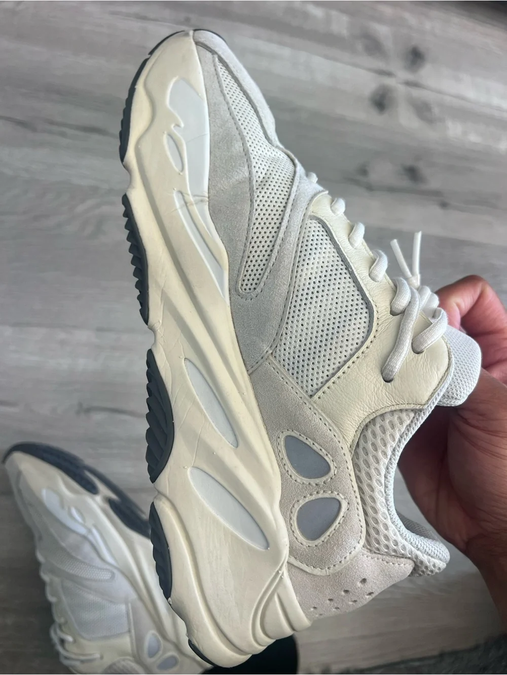 Yeezy Boost 700 Analog